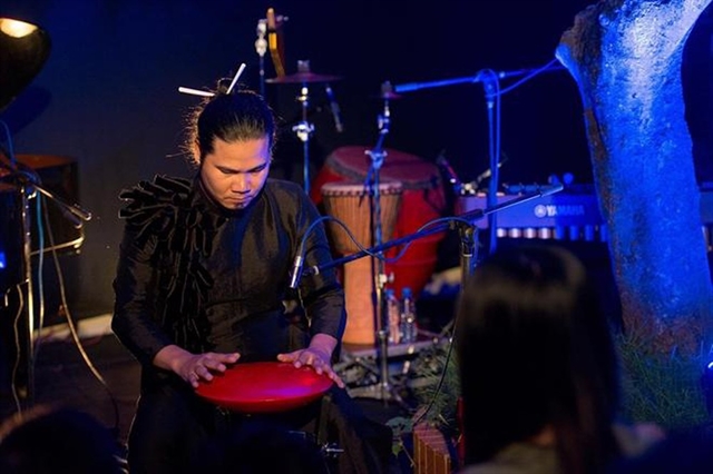 Top Vietnamese percussionist to perform the hang drums